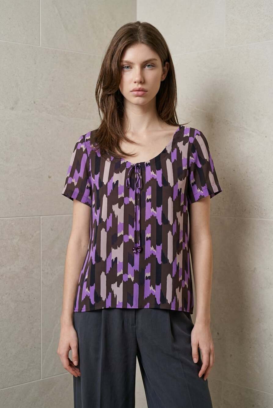 NWT Tucker by Gaby Basora Short Sleeve Printed Silk Blouse with Tie Neck size sm